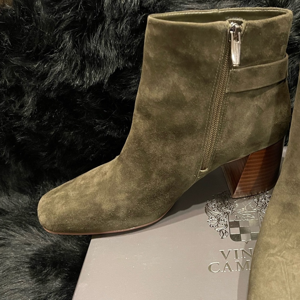 Vince Camuto Laiken Wedged-heel Ankle Bootie Green Lux Suede Sz91/2 NEW. IN BOX - Picture 6 of 13